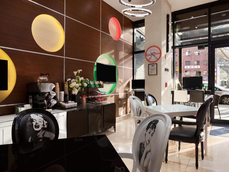 Howard Johnson Soho Нью-Йорк Экстерьер фото